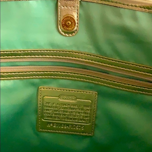 ❣️Coach set -3 piece❣️handbag + wristlet+ scarf - Picture 9 of 11